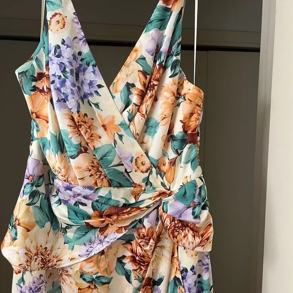 Express floral wrap dress - Picture 2 of 5